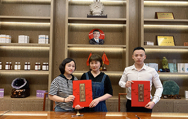恭喜江西省萍鄉(xiāng)市李女士、顏女士成功簽約翌芙萊！
